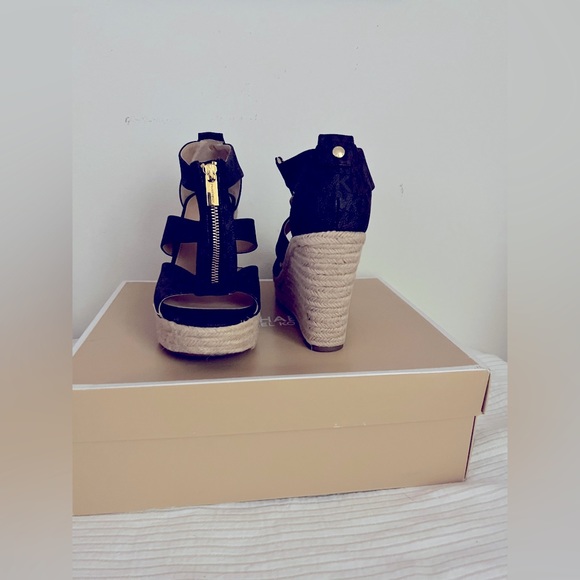 Used once. Like new. Excellent condition. - Picture 2 of 2